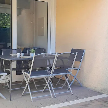 Charmante Patio Avec Terrasse : Proche Plages Et Centre, Ideale Pour 4 Personnes - Fr-1-239-789 아파트